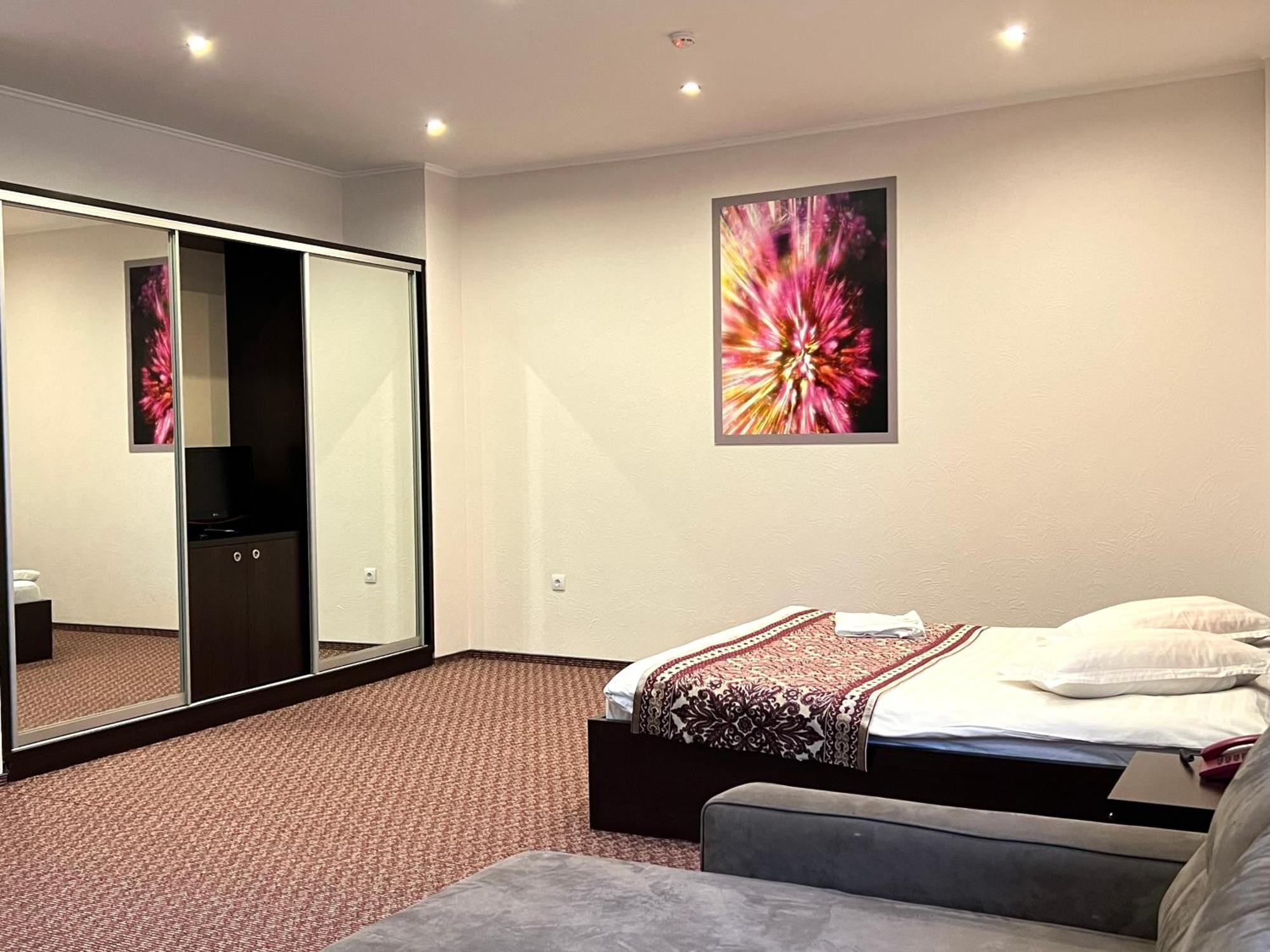 Jeppesen Residence Almaty Ngoại thất bức ảnh
